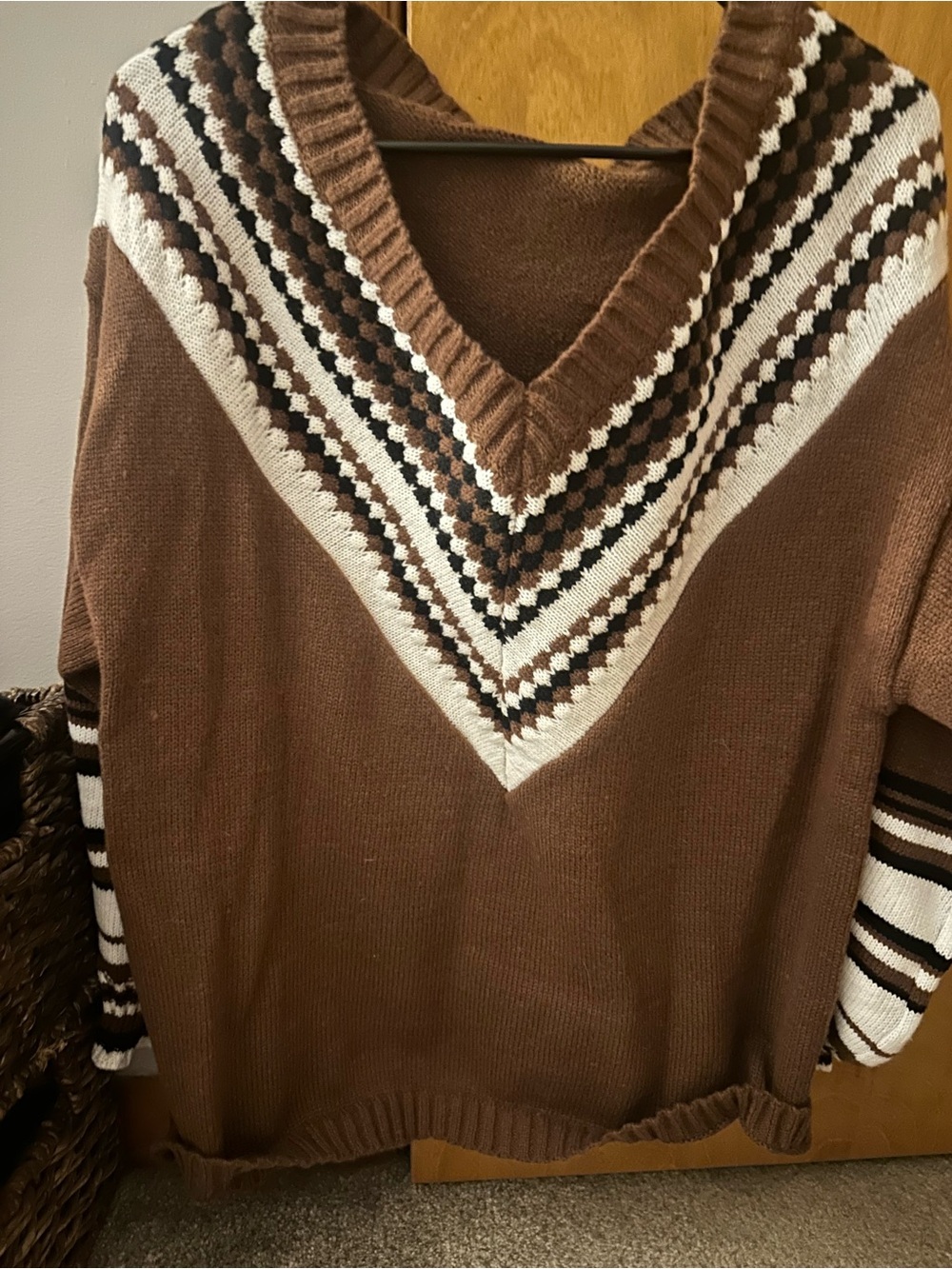 Women Brown V-Neck Patterned Sweater